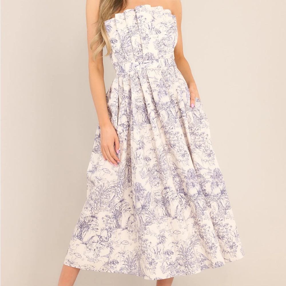 Size small sold out red dress boutique toile midi